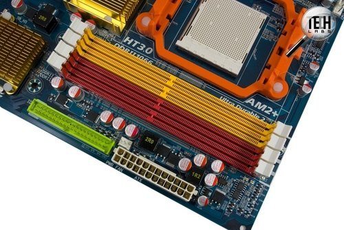 Системная плата среднего класса Gigabyte GA-MA790X-DS4