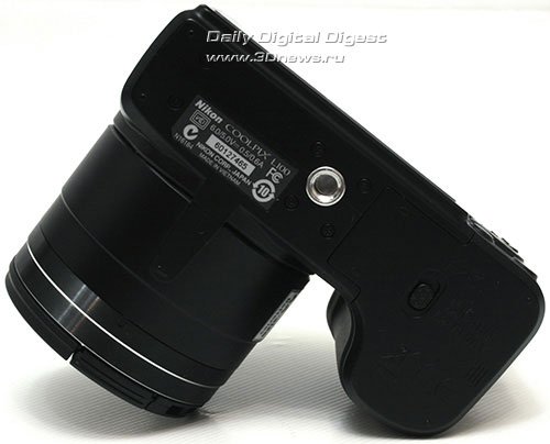 Nikon Coolpix L100. Вид снизу