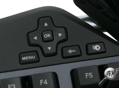 Игровая клавиатура с подсветкой, дополнительными кнопками и OLED-дисплеем Logitech G19. Клавиши управления экраном