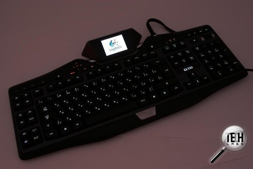 Игровая клавиатура с подсветкой, дополнительными кнопками и OLED-дисплеем Logitech G19. Клавиатура, общий вид с включенной подсветкой