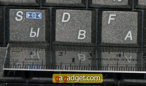 Toshiba-NB100_10.jpg