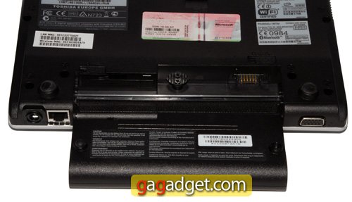Toshiba-NB100_12.jpg