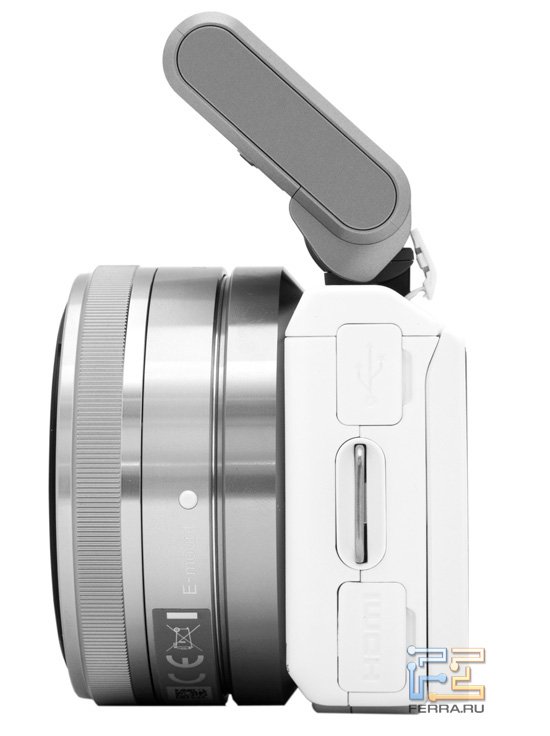 Sony NEX-5N с установленной вспышкой