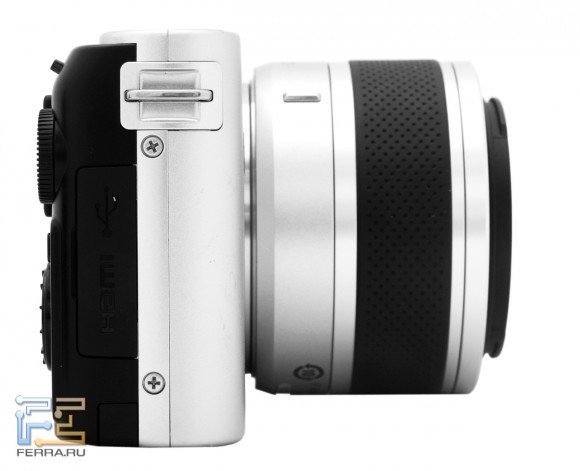 Nikon 1 J1, вид справа