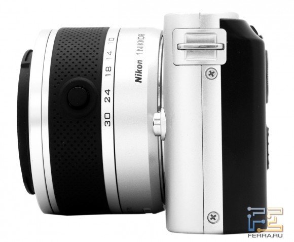 Nikon 1 J1, вид слева