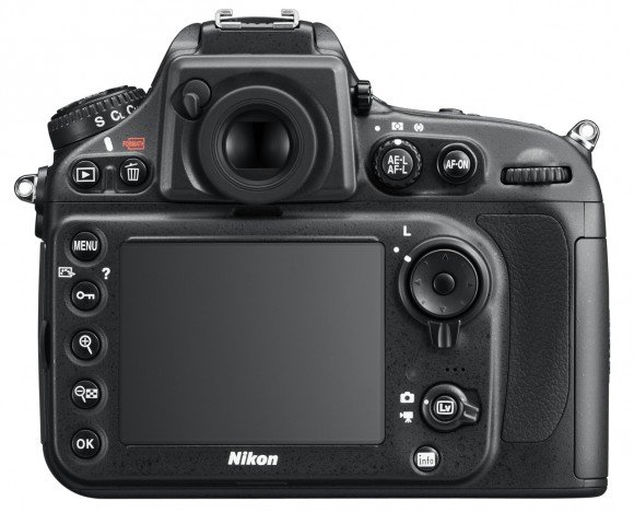 Экран и элементы управления на задней стороне корпуса Nikon D800