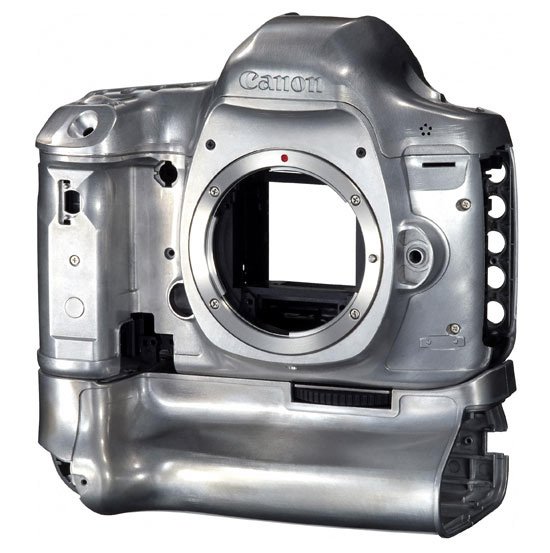 Canon EOS 5D Mark III: каркас выполнен из магниевого сплава