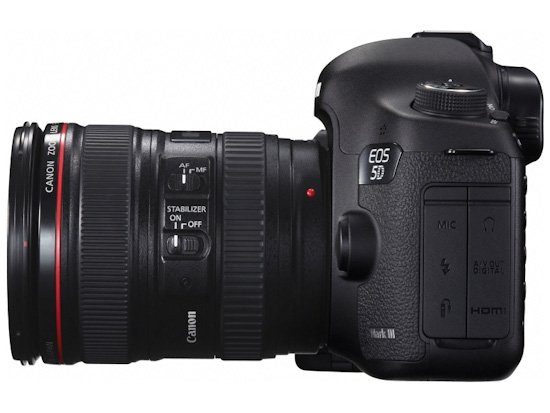 Canon EOS 5D Mark III: вид слева