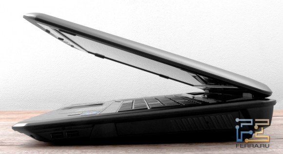 MSI GT783. Вид сбоку
