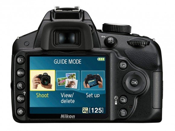 Nikon D3200 в черном корпусе, вид сзади