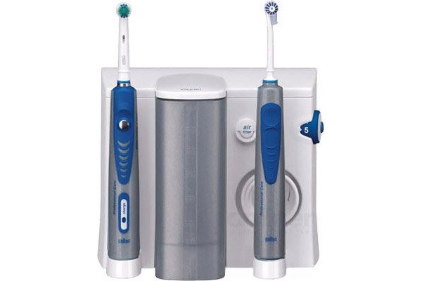 ирригатор + классическая электрическая зубная щетка Braun Oral-B ProfessionalCare 8500 OxyJet Center (OC20)