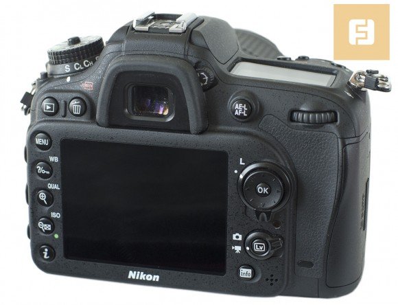 Тыльная сторона корпуса Nikon D7100