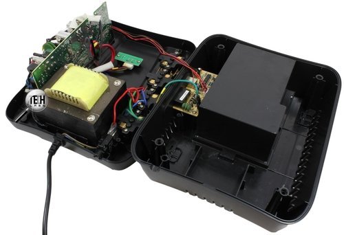 Powercom SPD-850U. Вид внутри