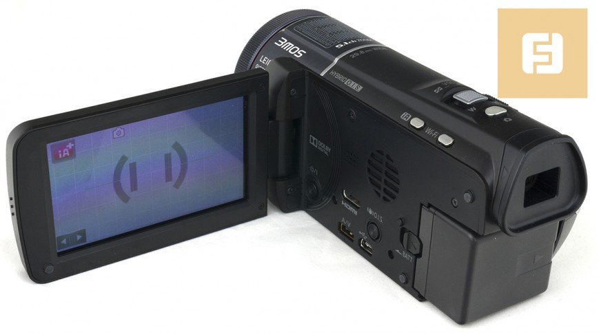 Общий вид камеры Panasonic HC-X920