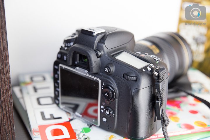 Обзор полнокадровой зеркальной камеры Nikon D610 - дополнительное колесо под большим пальцем