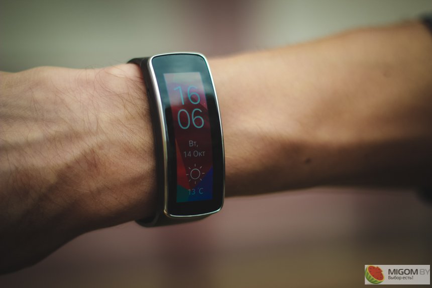 Месяц с фитнес-браслетом Samsung Galaxy Gear Fit. Стильный. И все