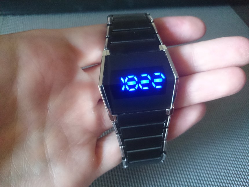 Обзор часов Kisai Xtal LED Watch. Время под другим углом.